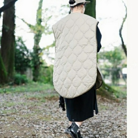 H&M Quilted Oversized Vest Blogger Favorite - Picture 12 of 17